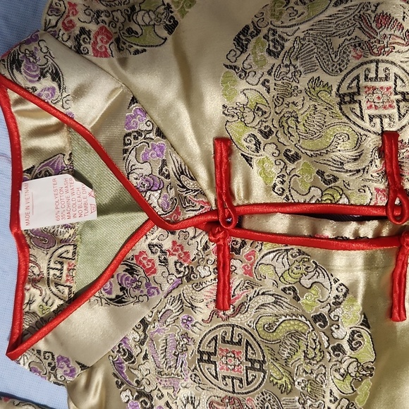 Tradiotional ChineseKids Cream and Red Set Size 15. - Picture 5 of 15